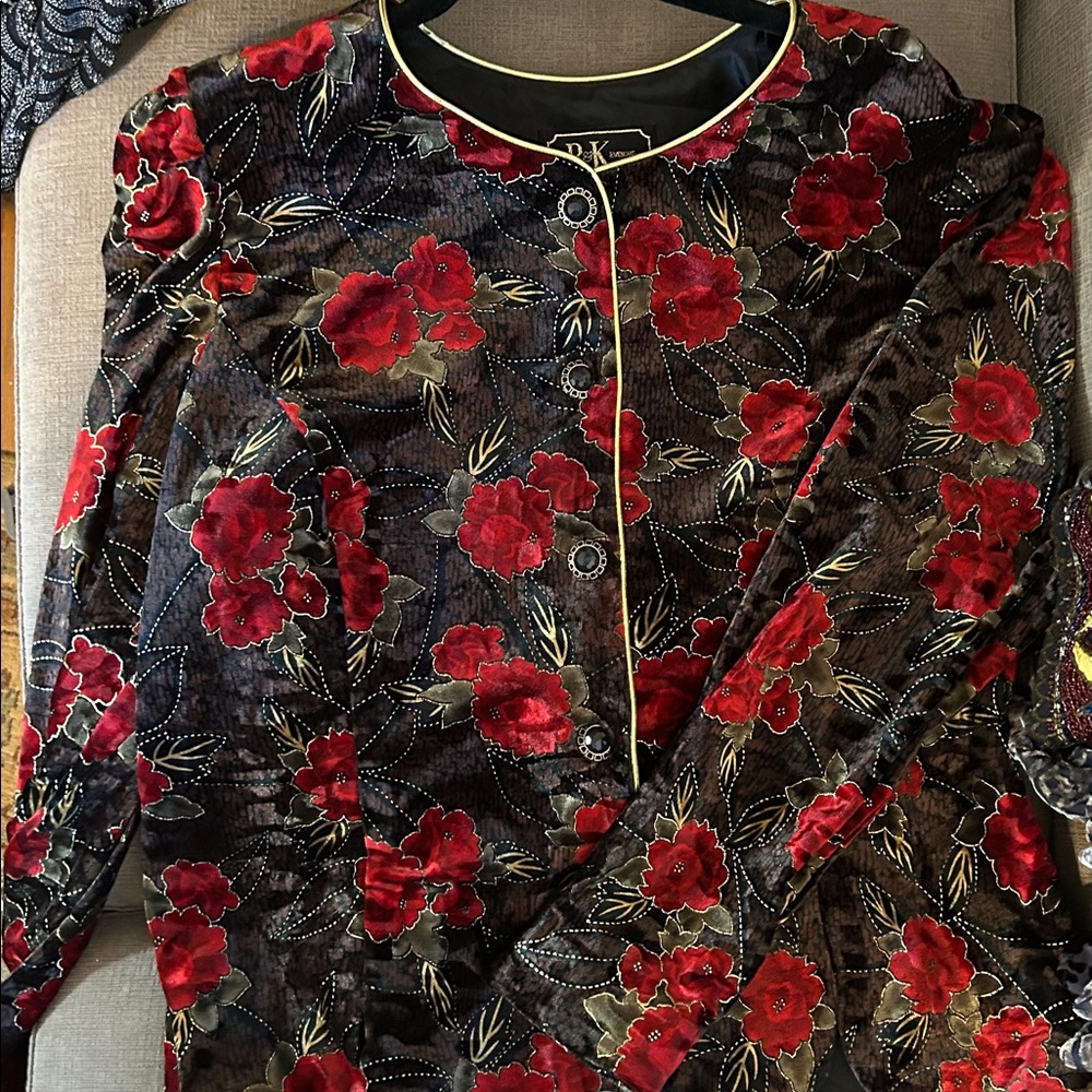 R & K Evening Vintage Velvet Black & Red Floral Jacket Size L